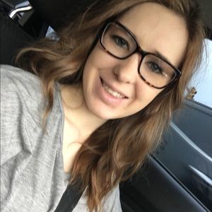 Meet your Posher, Lauren